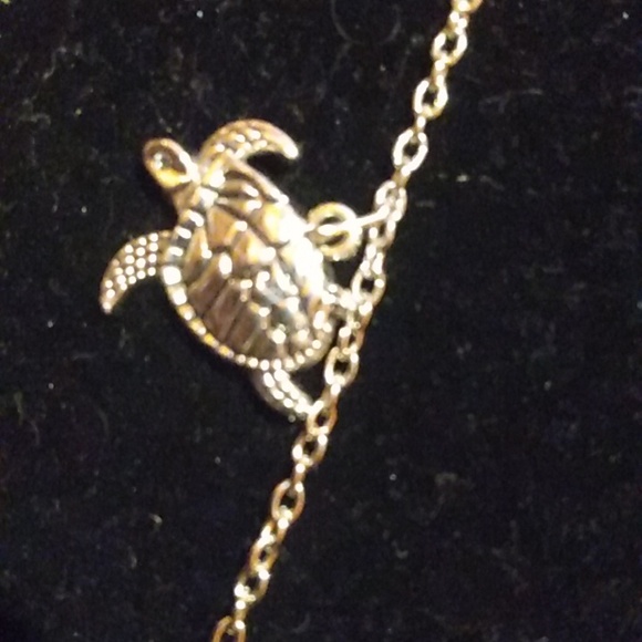 Cruise ship charm necklace. With turtle.seahorse. starfish flip flop and cruise. - Picture 3 of 4